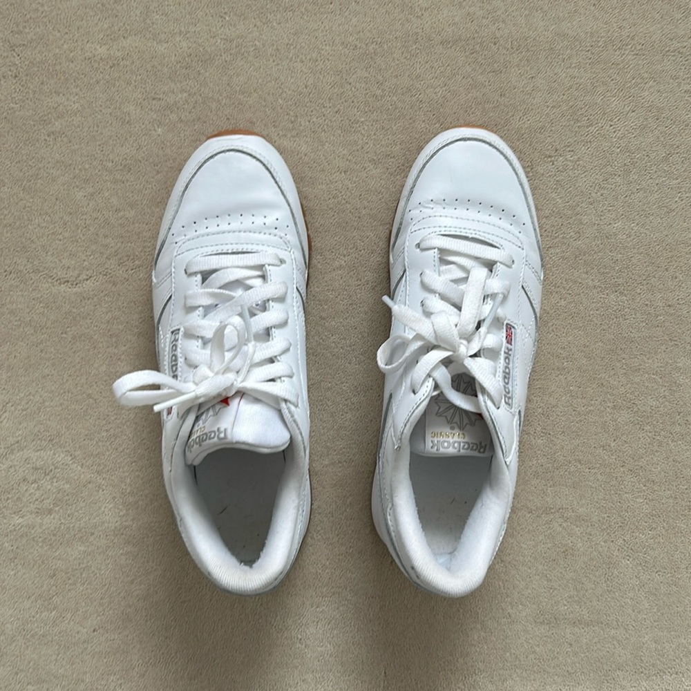 Reebok Classic Leather, size 6.5